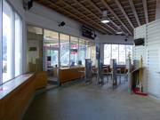 Very well-maintained entry area at the valley station