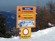 Slope signage in the ski resort