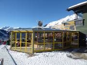 Après-ski bar with panoramic views at Das View - the Pop-Up at the mountain station of the Egghof Sun Jet