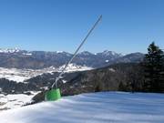 Snowmaking with lances on the valley run