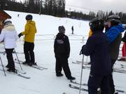 When there is a crowd, the staff ensures that all chairs are occupied.