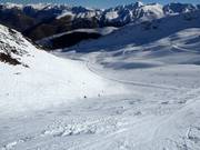 Powder snow/mogul slope in the ski resort of Peyragudes