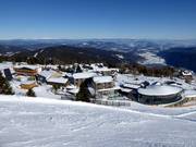 4*S Mountain Resort Feuerberg in the middle of the ski area, right on the slope