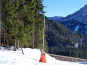 Snowmaking with snow lances on the Wurzerabfahrt slope