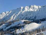 Wiedhagbahn in front of Mount Kühgund