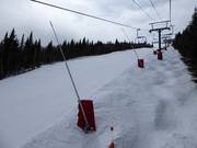 Snowmaking with snow lances in the Le Massif de Charlevoix ski area