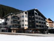 Hotel Walliser directly on the slope
