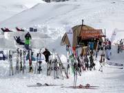 Rifugio Fredarola in the middle of the ski area at Belvedere