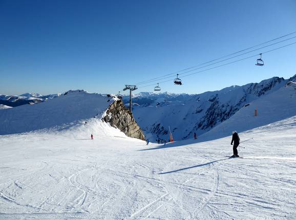 Beautiful slopes at the Serre Doumenge 6-person chairlift