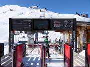 Uniform access at all lifts with information