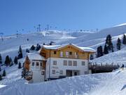 Right in the middle of the ski area is the Rettenstein ski hut.