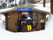 Sun Surf Snack offers small snacks at the Chastillon platter lift.