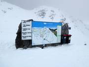 Slope signposting and piste map in the ski resort of The Remarkables