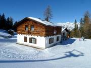 The Sennalm offers accommodation and is located directly in the ski area.