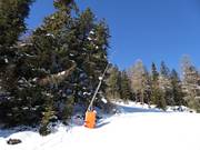 Snowmaking with lances on the slope to the Breiteben valley station
