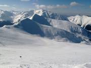 Wide slopes lead from Kasprowy Wierch down into the valley