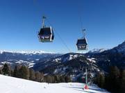 Marchner - 10pers. Gondola lift with seat heating (monocable circulating ropeway)