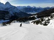 View from the Panorama slope at Issentalkopf into the Tiroler Zugspitz Arena