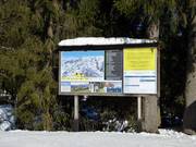 Slope map with current operating information at the Kurvenlift valley station