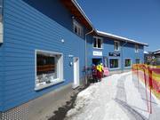 Well-maintained entry area in Laucheren