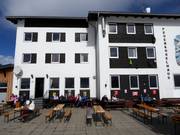 Après-ski on the sun terrace at the Feuerkogelhaus