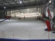 Dedicated beginner area in the indoor ski hall