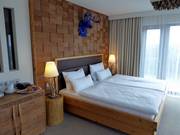 Hotel Fire & Ice directly at Alpenpark Neuss