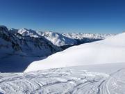 Difficult route from Weißseejoch to Melag in South Tyrol (without lift connection)