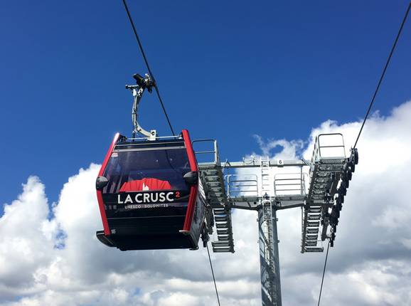 La Crusc 2 - 10pers. Gondola lift with seat heating (monocable circulating ropeway)