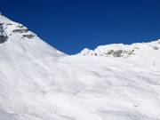 Deep powder slopes at Weißen Tal Süd