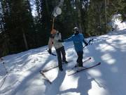 Assistance with getting on the drag lift