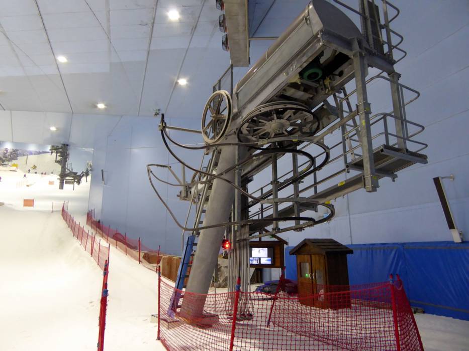 Ski Lifts Ski Dubai Mall Of The Emirates Cable Cars Ski Dubai