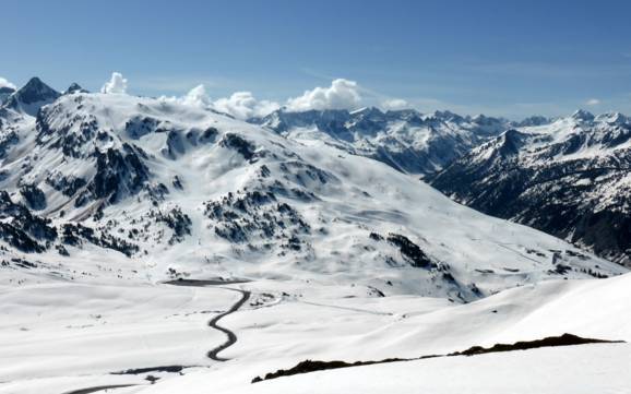 Skiing in the Central Pyrenees/Hautes-Pyrénées