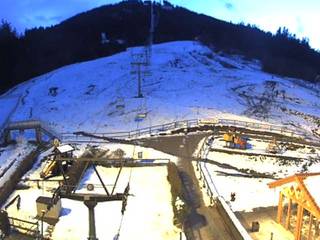 Blombergbahn valley station