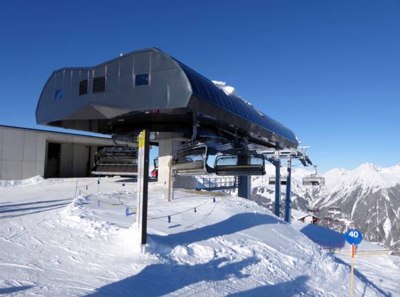 Silvretta Bahn - 8pers. High speed chairlift (detachable) with bubble and seat heating