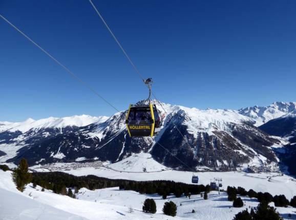 Höllental - 10pers. Gondola lift (monocable circulating ropeway)