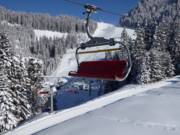 Sonnalm lift crosses the Egghof Sun Jet